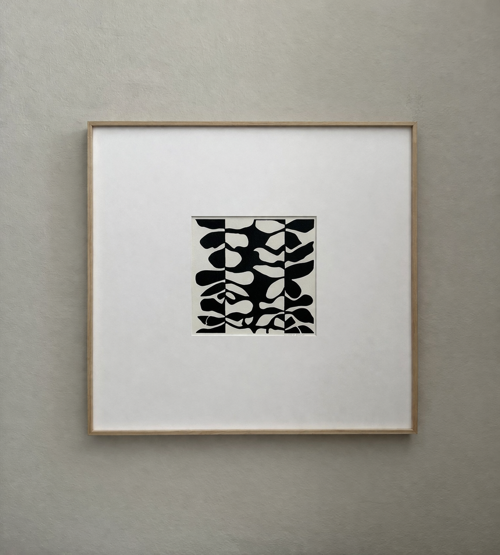 Cuadro minimalista colgado en la pared para salon en blanco y negro 