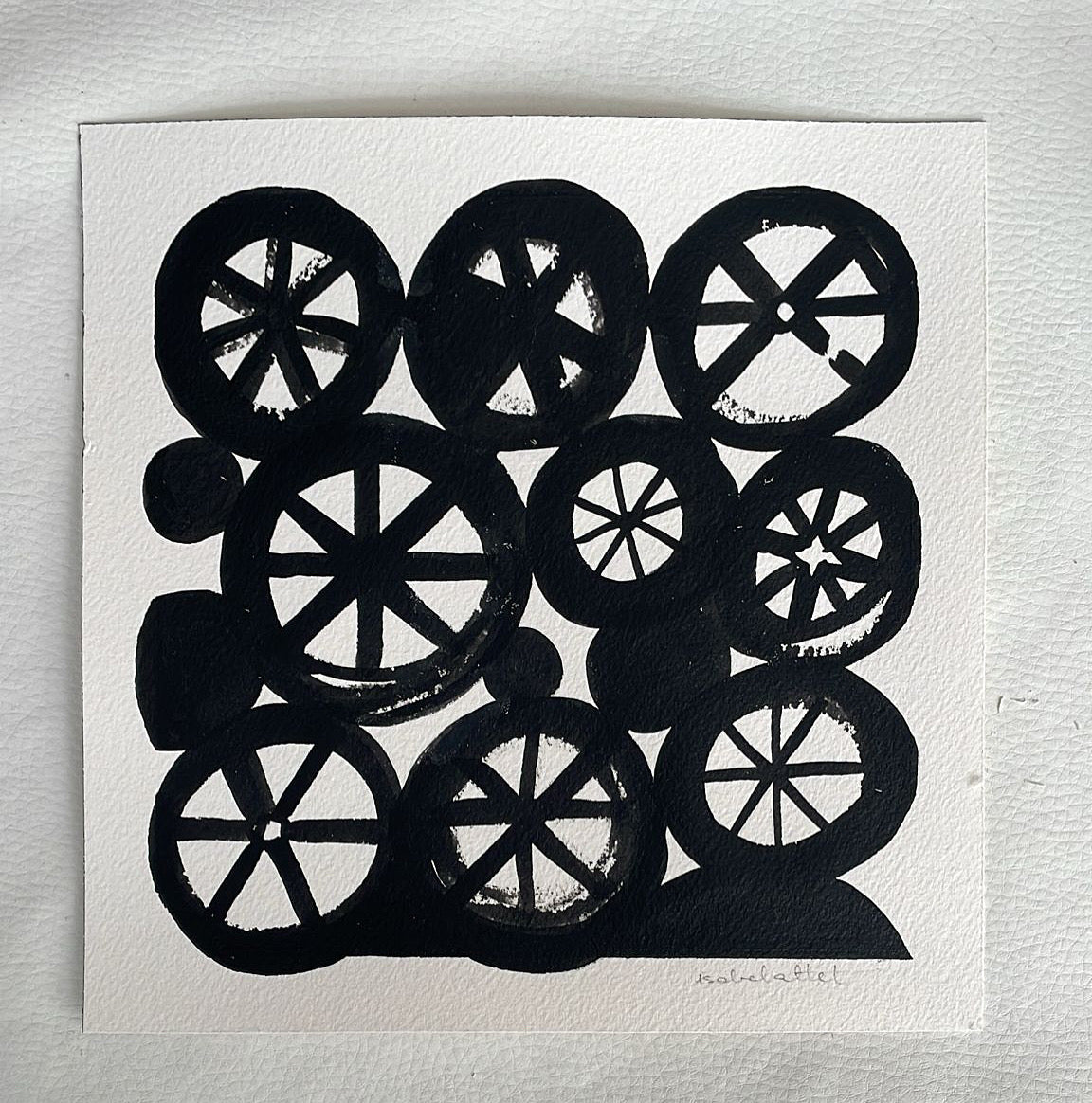 Dibujo minimalista hecho a mano en tinta negra