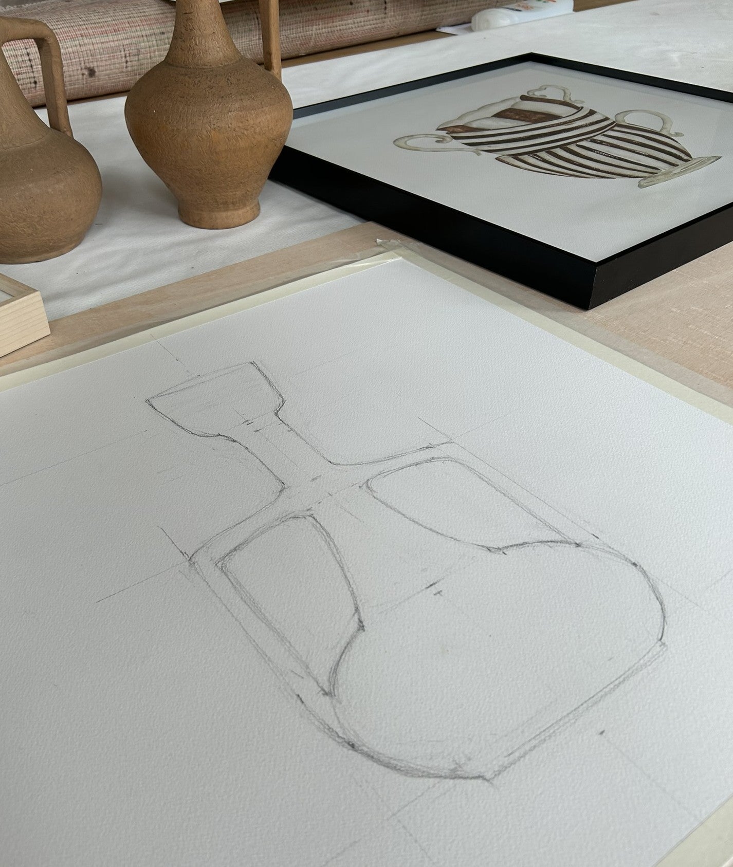 Proceso dibujo de cántaro artesanal para cocina