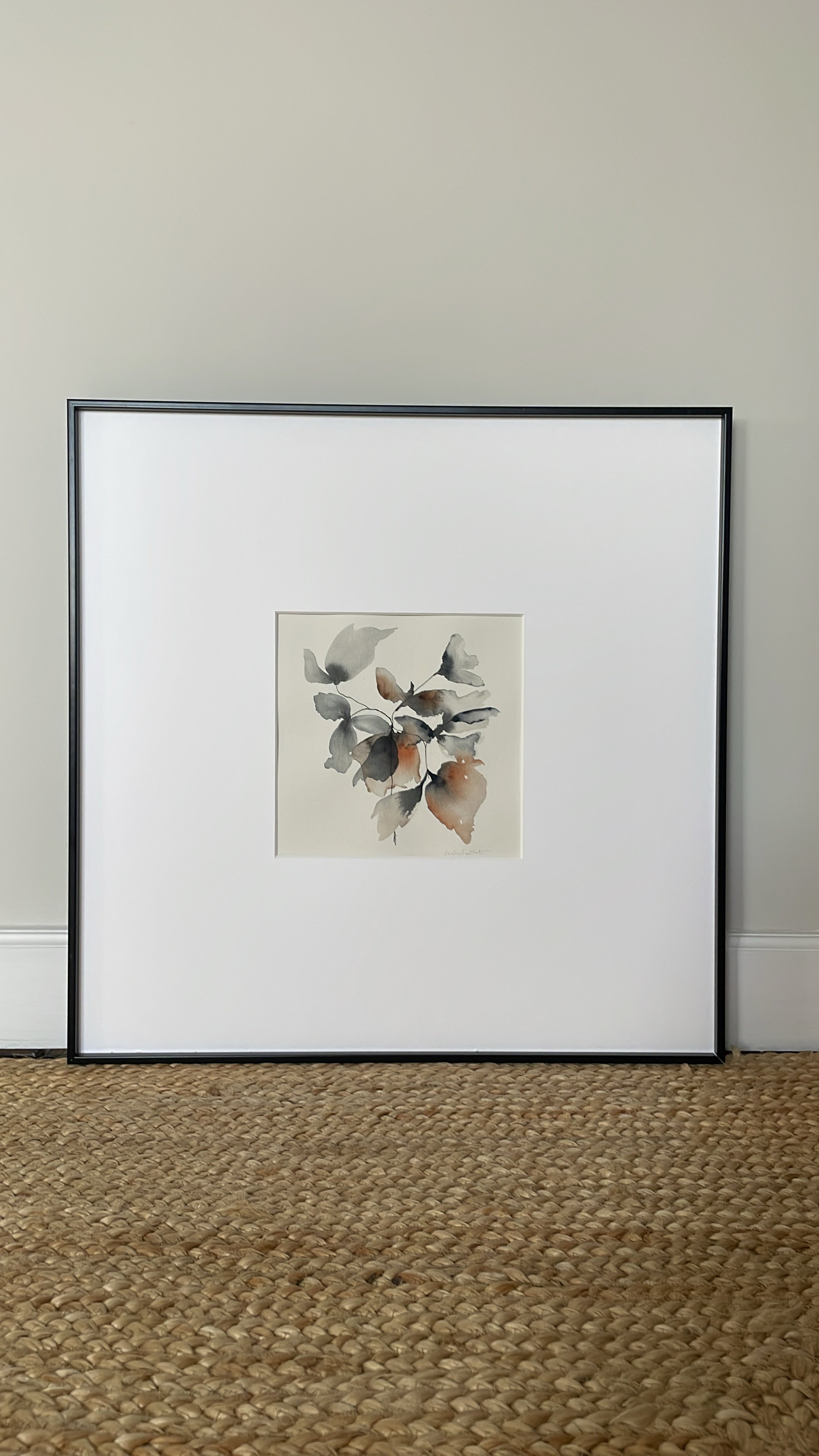 Cuadro hecho a mano en acuarela con hojas en tonos tierra y gris