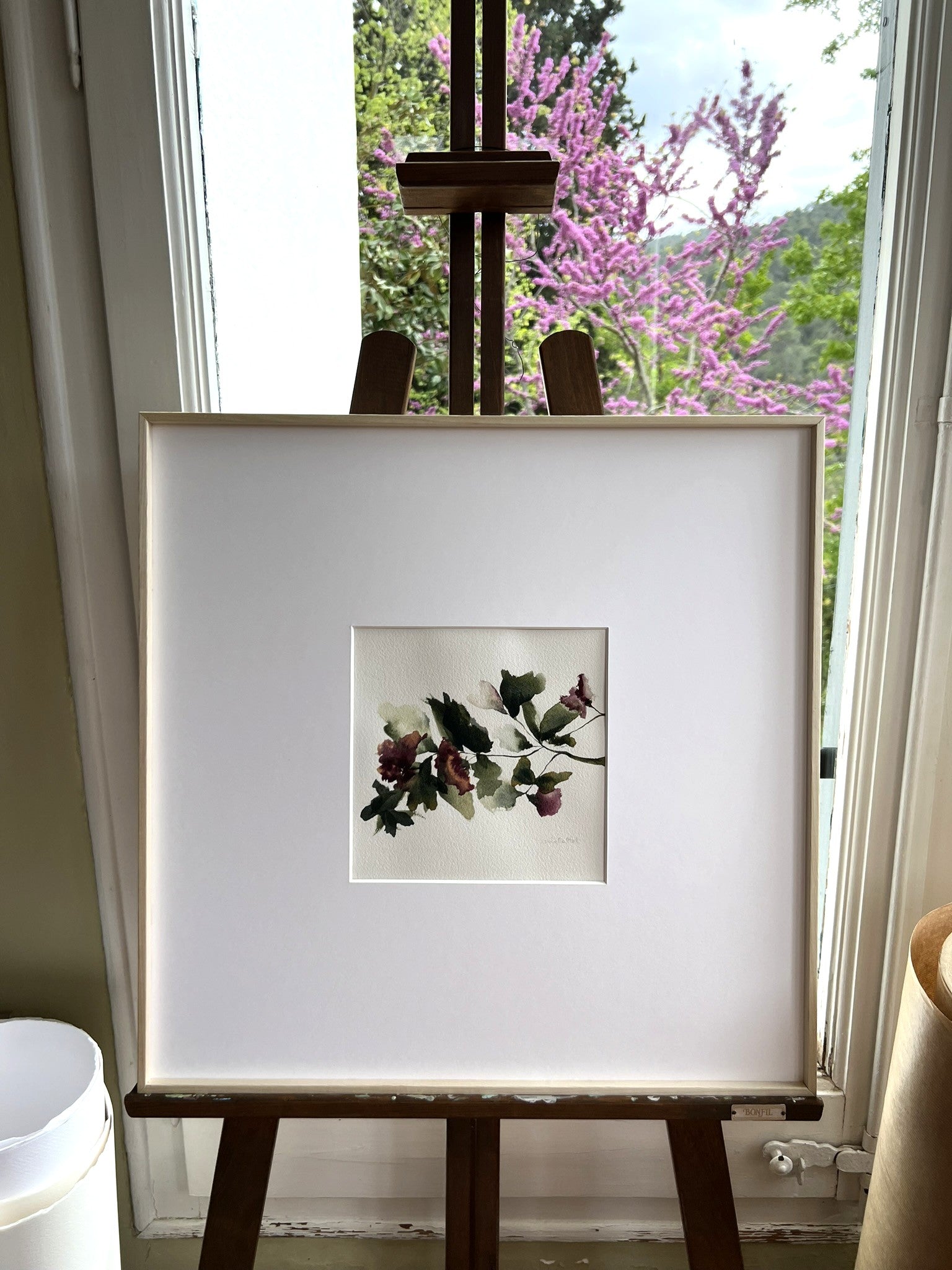 Cuadro decorativo para dormitorio, salón o entrada de casa. Pintado en acuarela con motivos botánicos, colores verdes oscuros, granates y asalmonados. Obra original de Isabel Altet