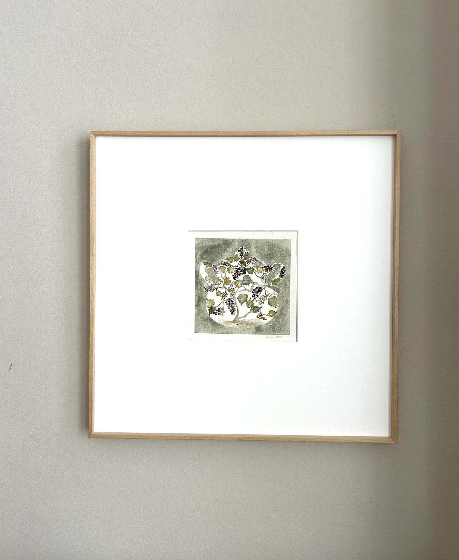 Cuadro colgado en la pared de una sopera antigua con un viñedo pintado, cuadro original para cocina o comedor