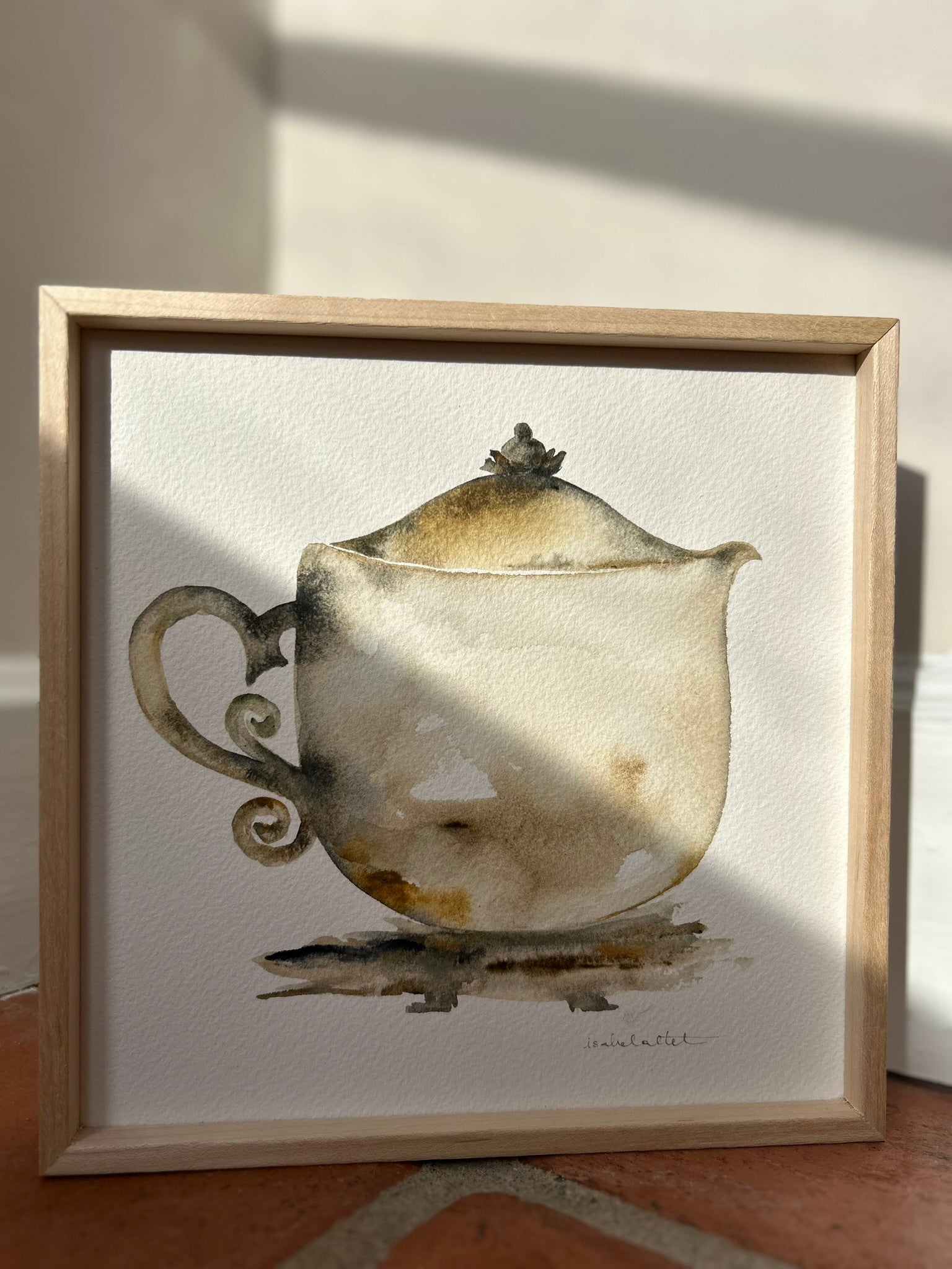 Cuadro decorativo para una cocina o un comedor, pequeño para una encimera, estantería o rincón con encanto. Es una tetera o lechera antigua, pintada a mano en acuarela