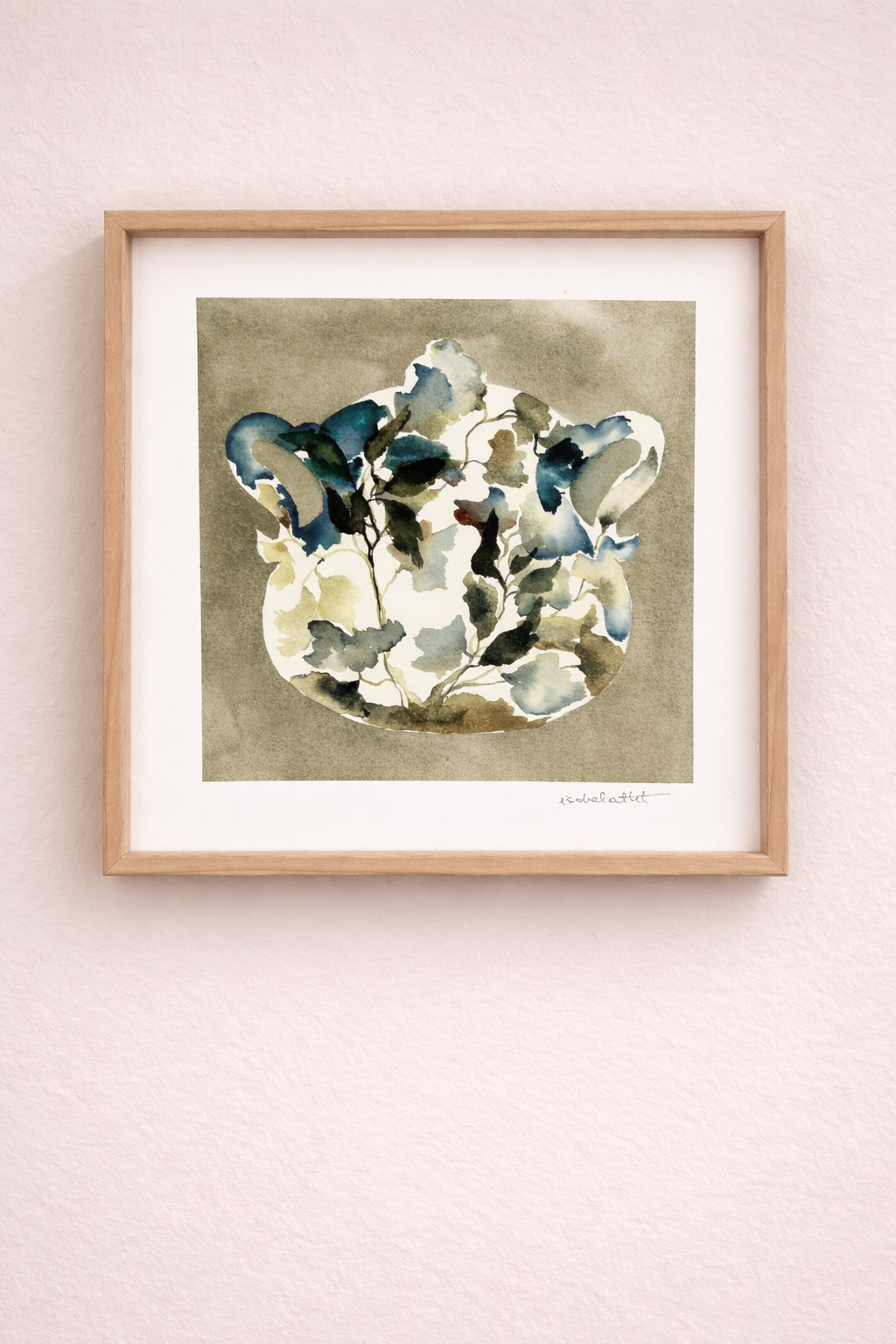 Cuadro pintado a mano en acuarela de una tetera floral en azul cobalto y verde