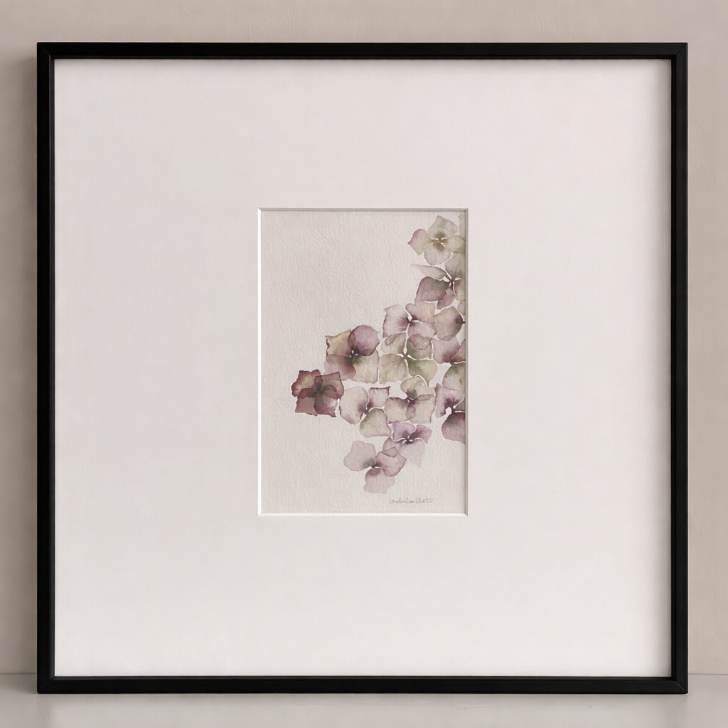 Cuadro decorativo pintado a mano de la flor hortensia en tonos rosados y enmarcado en aluminio negro