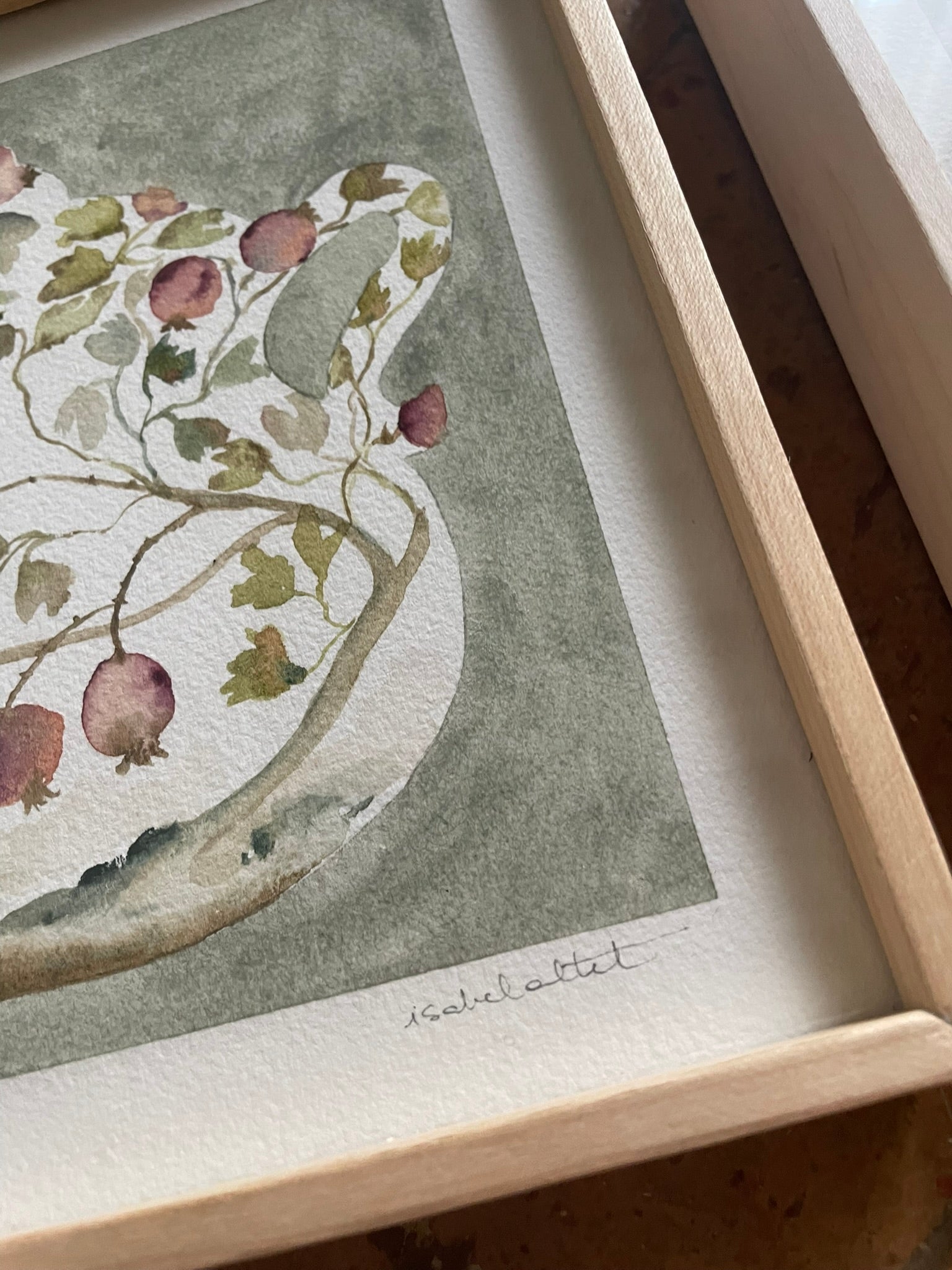 Detalle cuadro decorativo pintado a mano de una sopera antigua para comedor o cocina