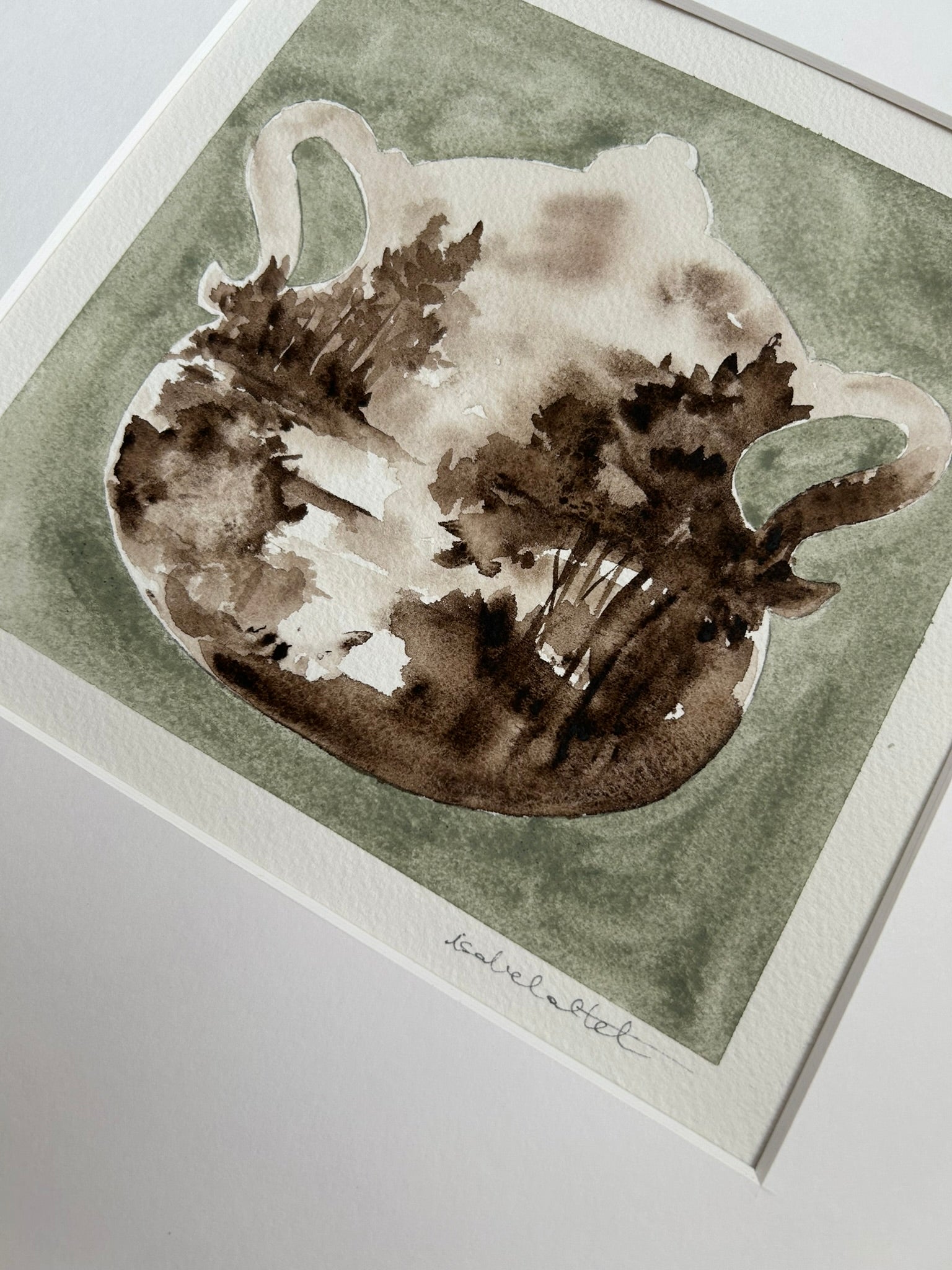 Detalle dibujo original de una sopera antigua en tonos verdes y marrones