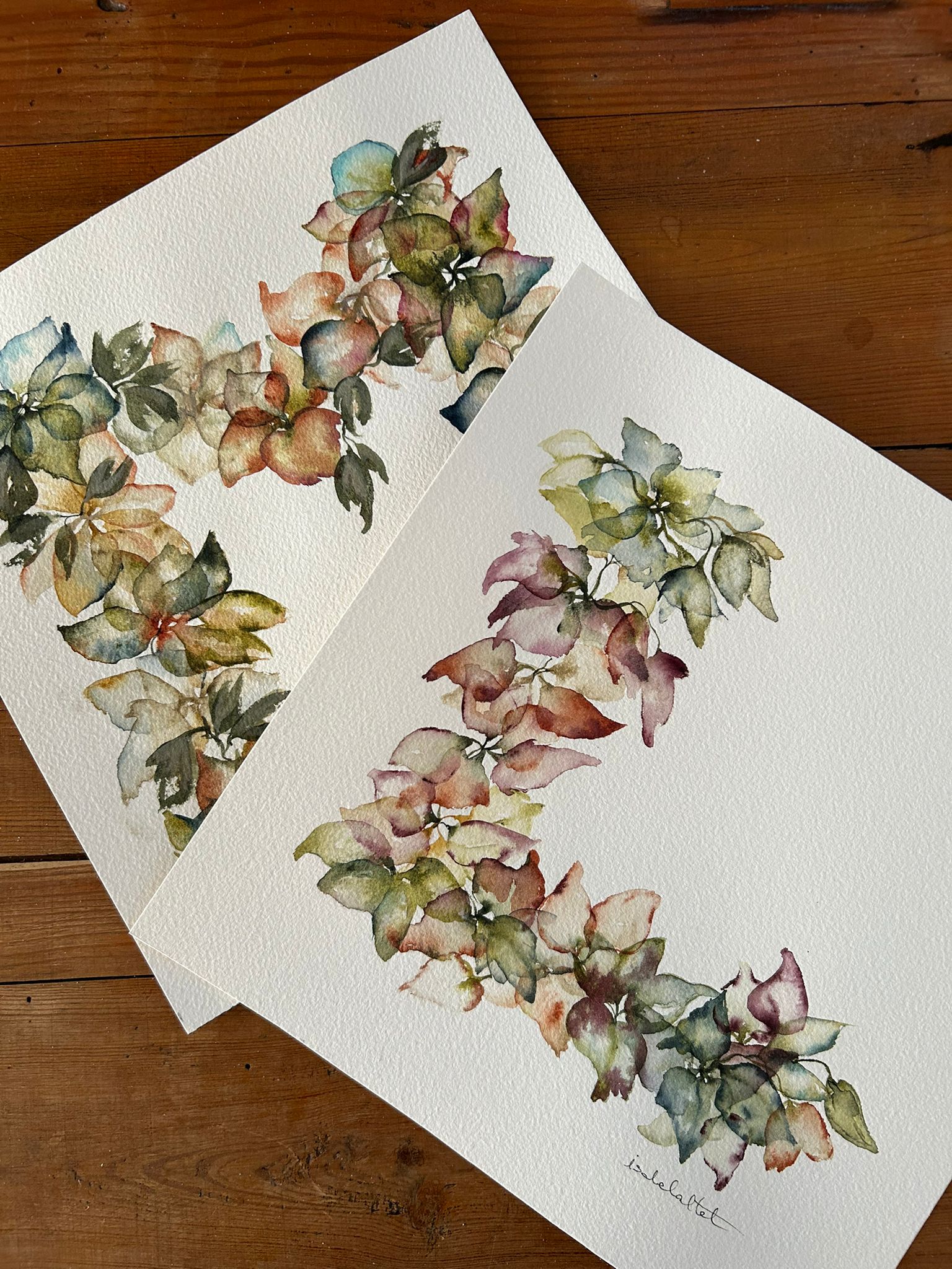 Inicial M y L pintadas a mano en acuarela, estilo playful, colores verdes y botánicos, sobre papel algodón. Cuadro personalizado para bebé.
